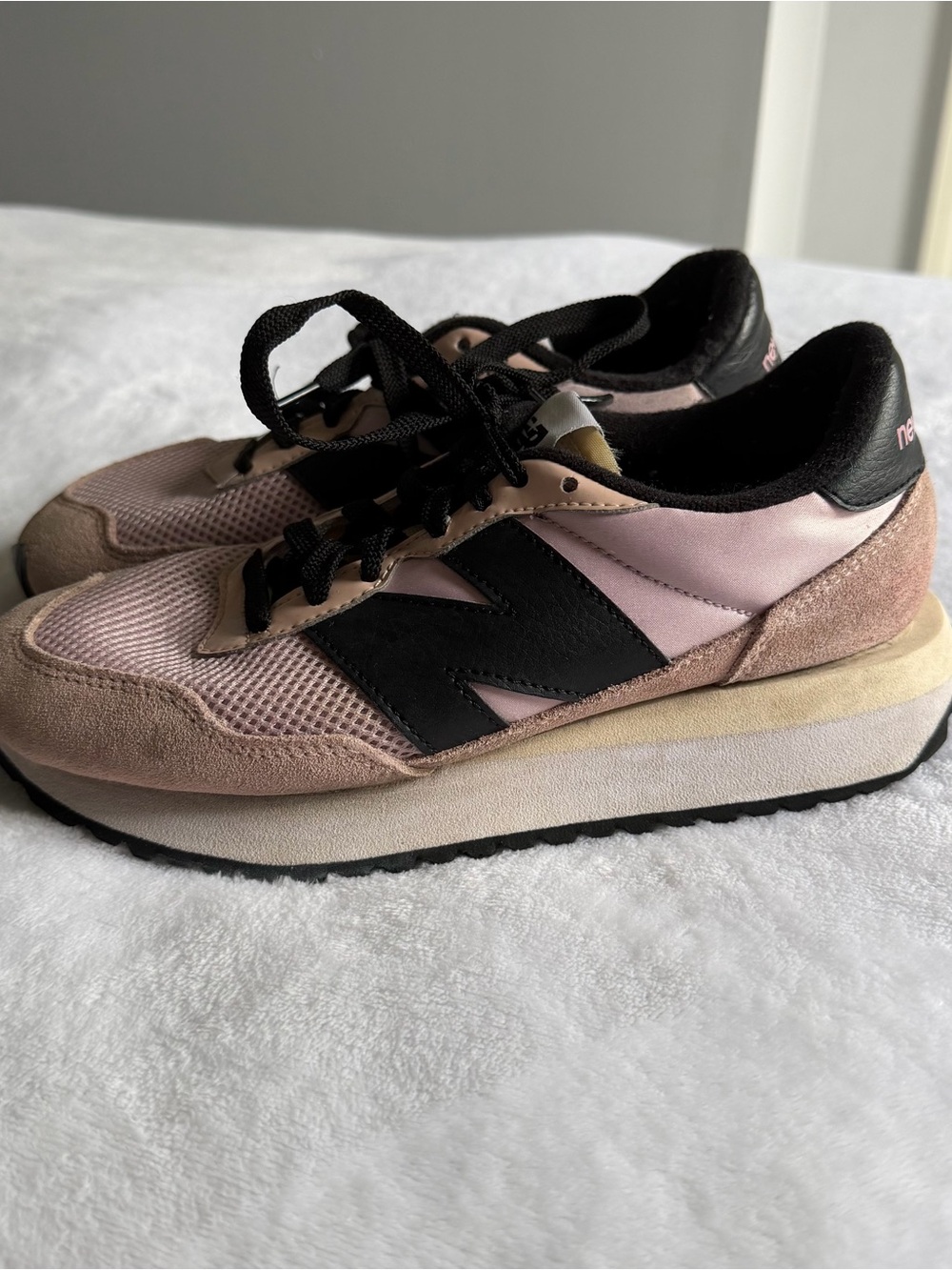 New Balance Womens 237 WS237BE1 Pink
Running Lifestyle Shoes Sneakers Size 6